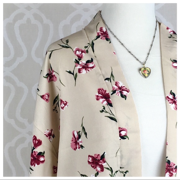*CLEARANCE* Red Gardenias Kimono Cardigan - Picture 2 of 7